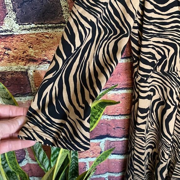 Jude Connally Black Tan Animal Print Stretch Midi Oversized Dress Size M - Picture 9 of 16